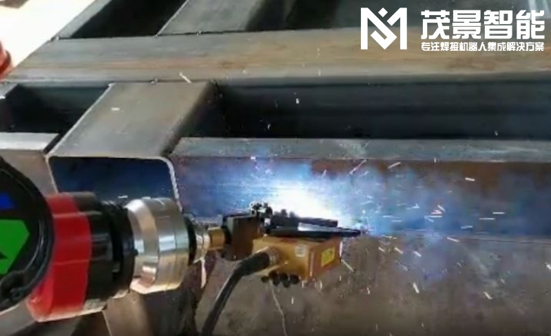机器人寻位焊接钢结构楼板