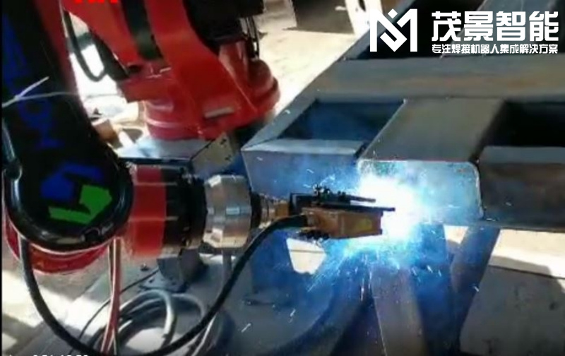 机器人寻位焊接钢结构楼板