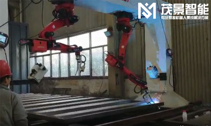 倒装双工位机器人应用于波纹板焊接